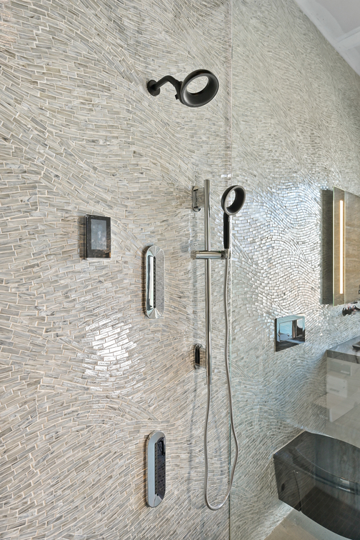 Kohler shower in TNAH 2023